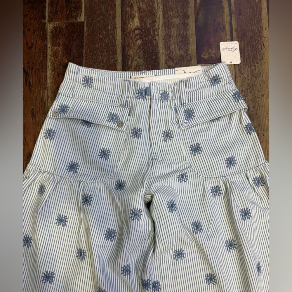 We The Free Lotus Embroidered Railroad Balloon Jeans free people - Picture 2 of 7